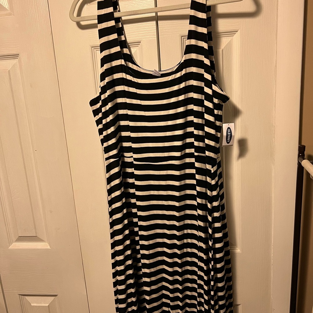 Old Navy Flowy Jersey Striped Dress